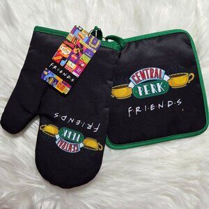 FRIENDS Central Perk Oven Mitt & Potholder Set